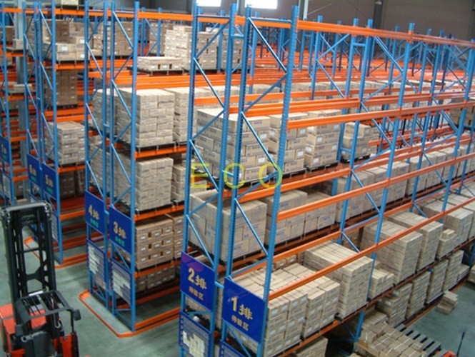 Narrow Aisle Pallet Style Steel Warehouse Storage Racks / Adjustable Selective Rack